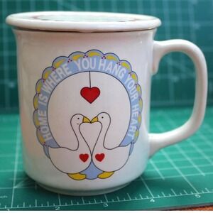 Vintage Giftco Country Geese Mug with Lid Home Is Where You Hang Your Heart